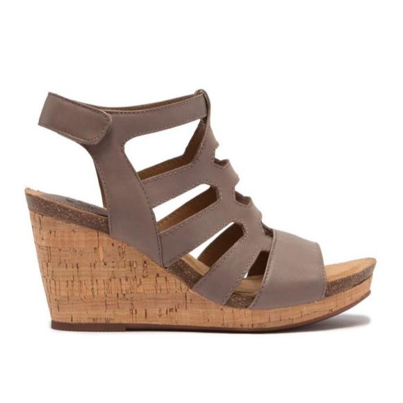 Sofft Chamblee Leather Wedge Sandal Mist Grey - Picture 2 of 10